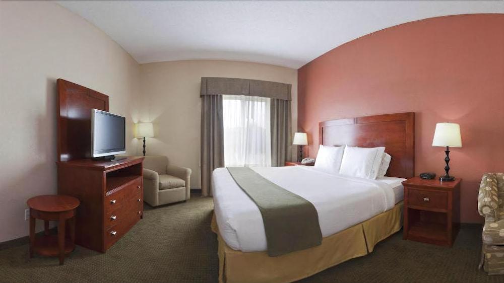 Holiday Inn Express Hotel & Suites Bedford By Ihg Exterior foto