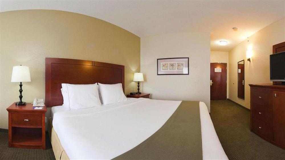 Holiday Inn Express Hotel & Suites Bedford By Ihg Exterior foto